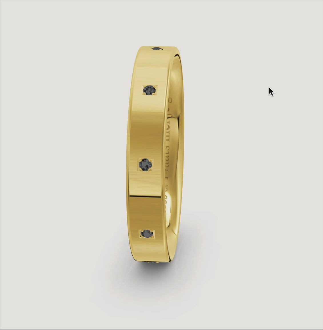 10 karaat geel gouden glad gepolijste vriendschapsring voor heren van 4 mm breed. Bezet met 9 briljant geslepen zwarte diamanten met een totaalgewicht van 0.09 crt. Zetting: Pavé